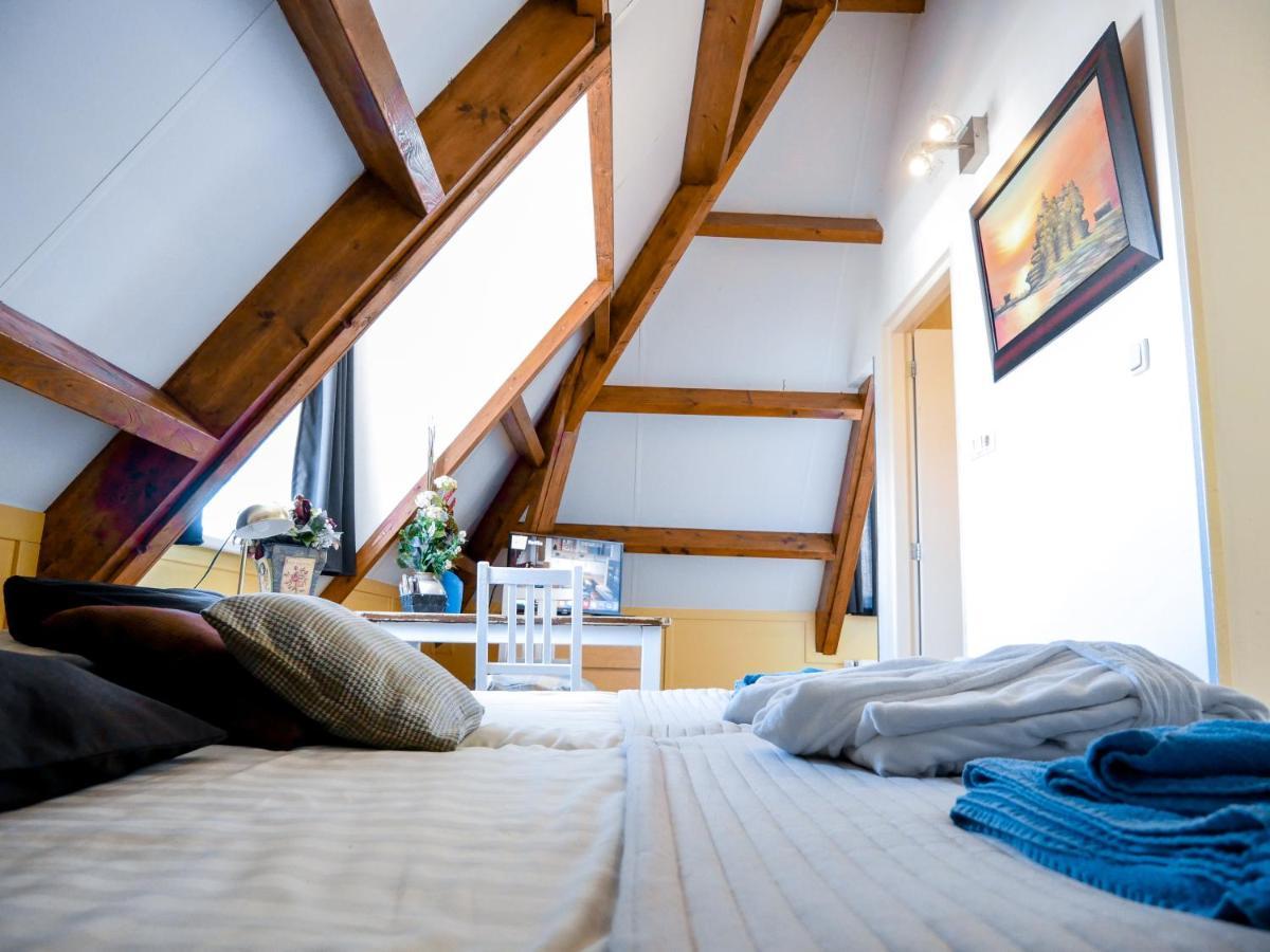 Hotel / Pension Villa Tanahlot 잔드보르트 외부 사진