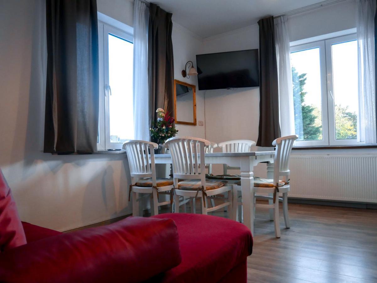 Hotel / Pension Villa Tanahlot 잔드보르트 외부 사진