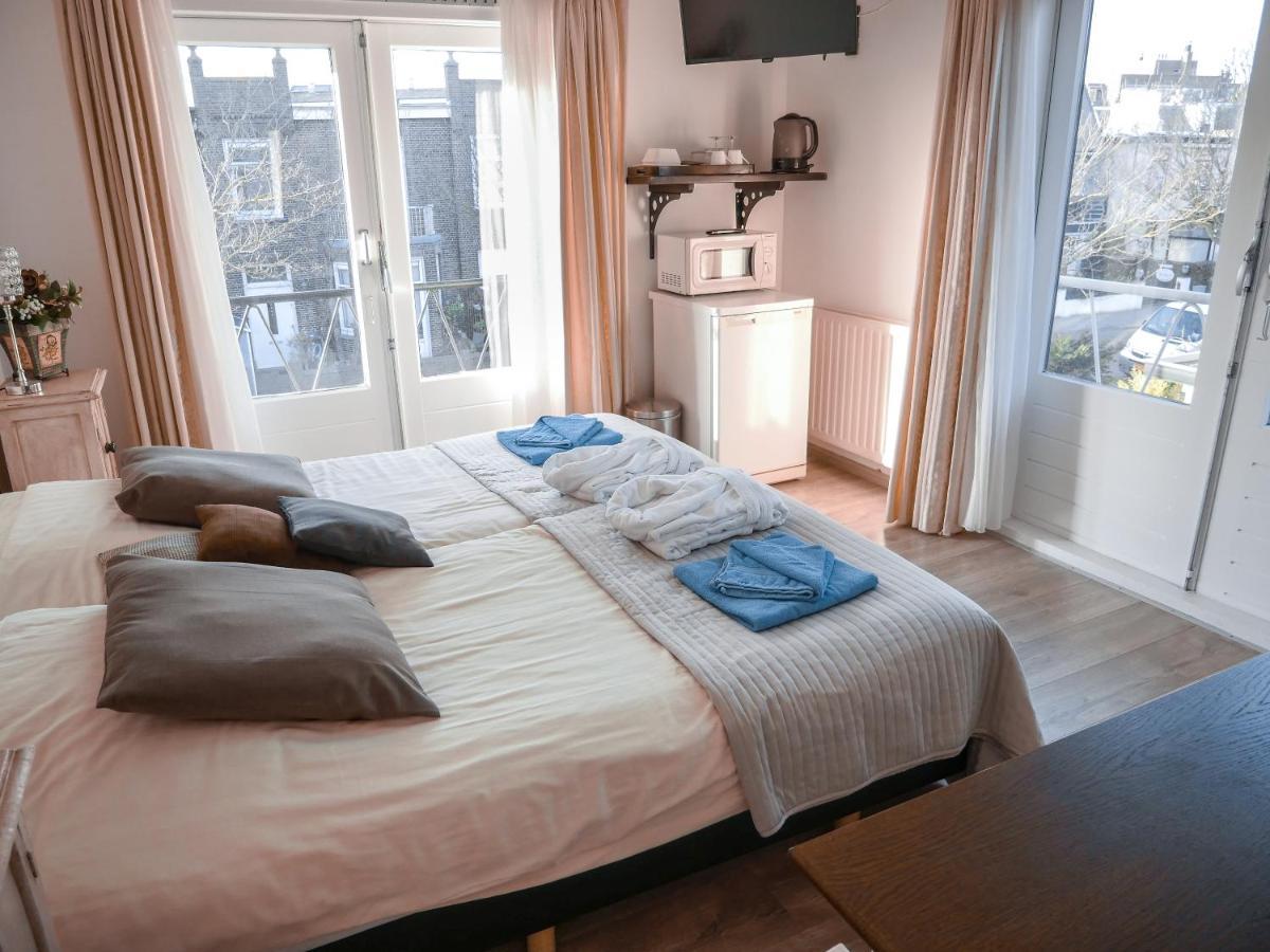 Hotel / Pension Villa Tanahlot 잔드보르트 외부 사진